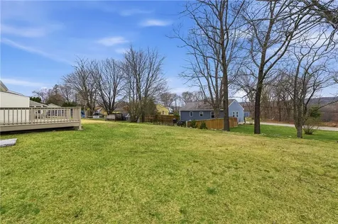 31 Flora Avenue Woonsocket RI 02895