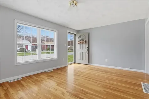 31 Flora Avenue Woonsocket RI 02895