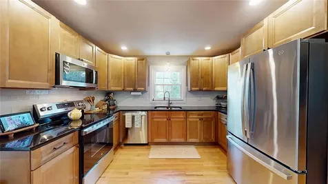 17 Keith Drive Hopkinton RI 02832