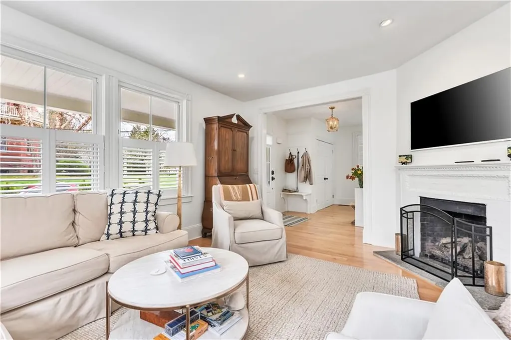 12 Observatory Avenue Providence RI 02906