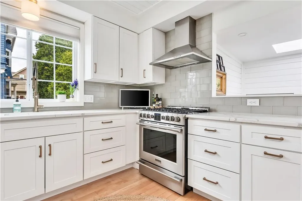 12 Observatory Avenue Providence RI 02906