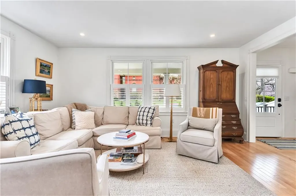 12 Observatory Avenue Providence RI 02906