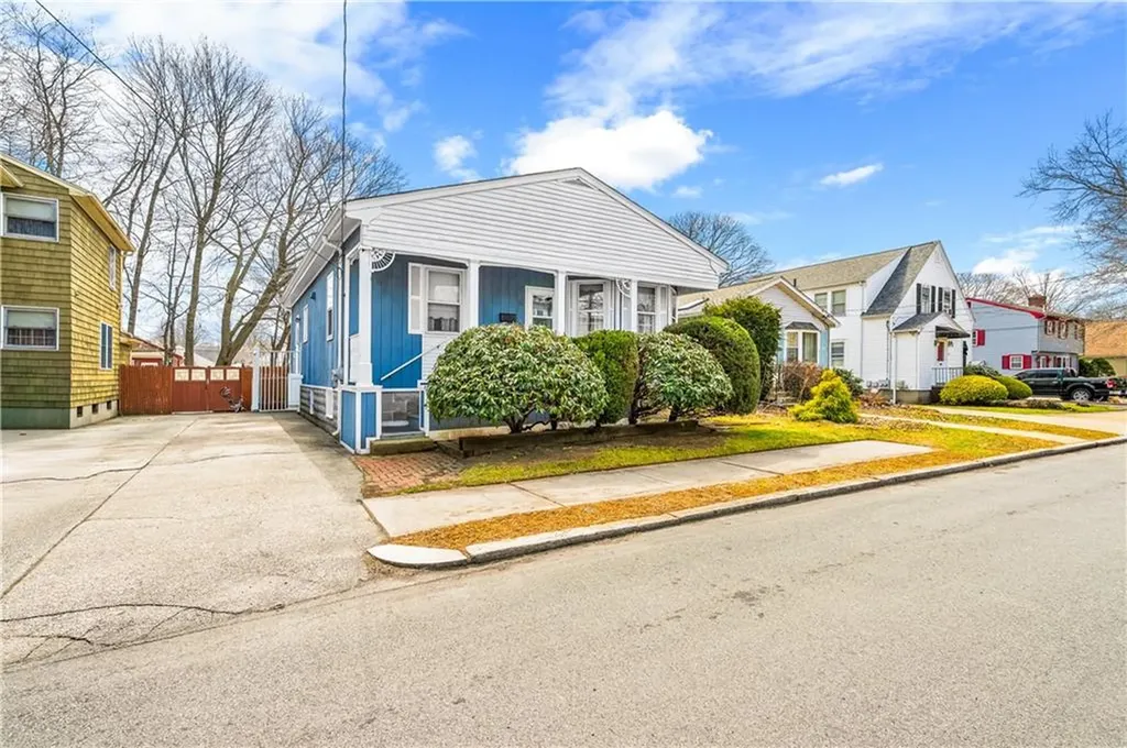 30 Naples Avenue Providence RI 02908
