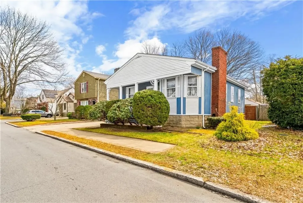 30 Naples Avenue Providence RI 02908