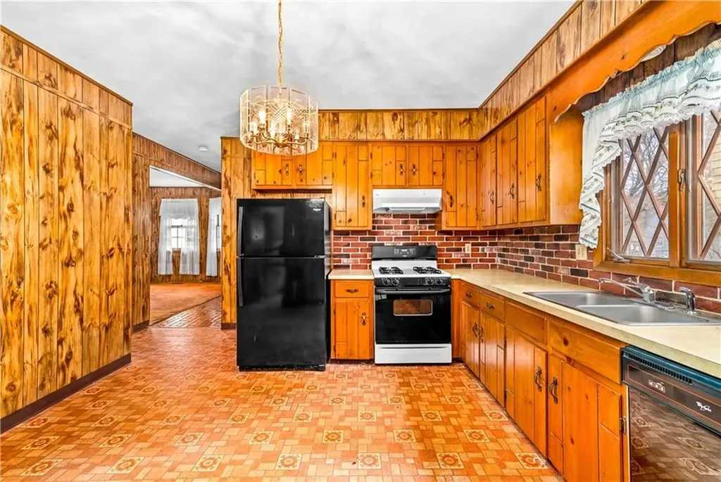 30 Naples Avenue Providence RI 02908