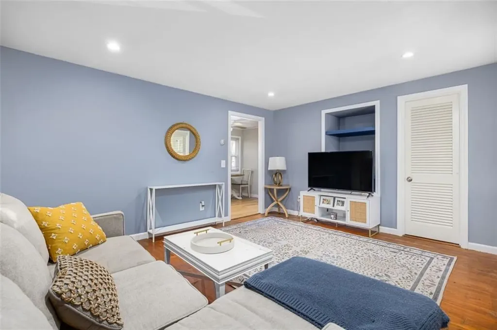 64 Pocasset Avenue Tiverton RI 02878