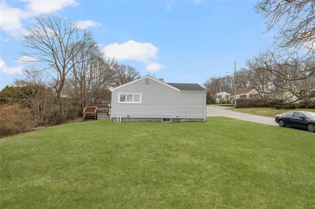 64 Pocasset Avenue Tiverton RI 02878