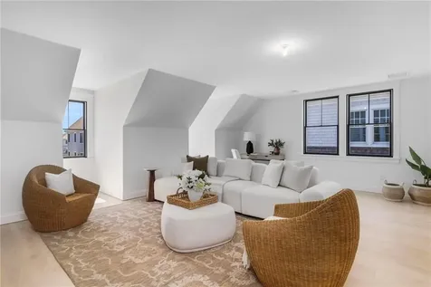 5 Lookout Lane Portsmouth RI 02871
