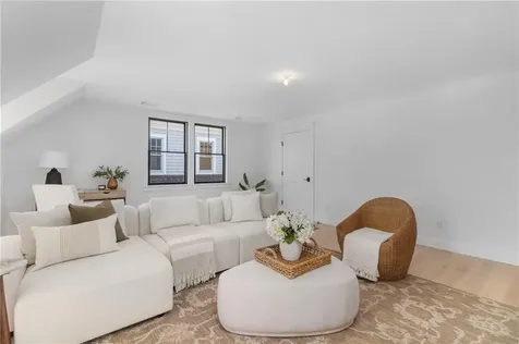 5 Lookout Lane Portsmouth RI 02871