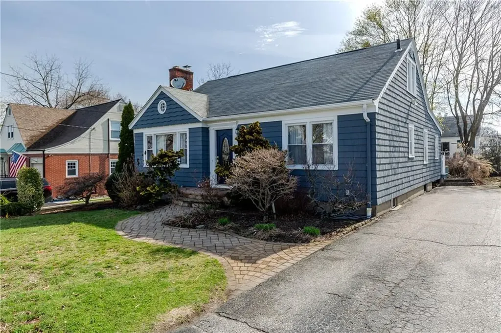26 Dover Avenue East Providence RI 02914