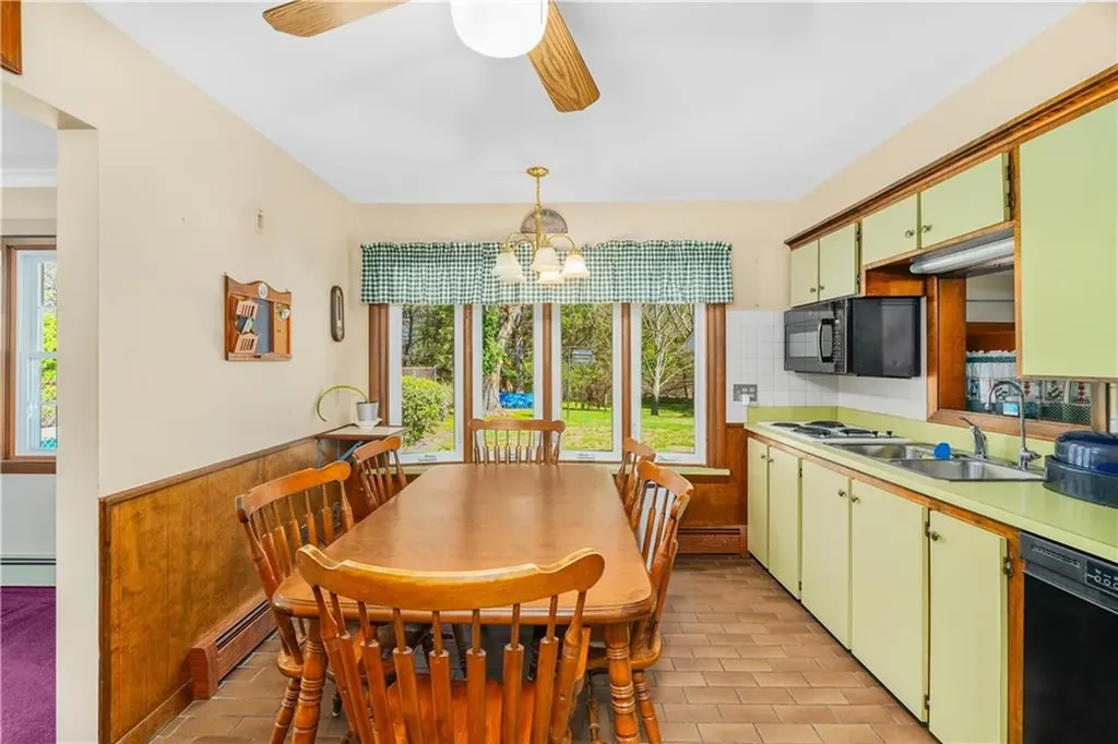 31 Harris Avenue Lincoln RI 02865