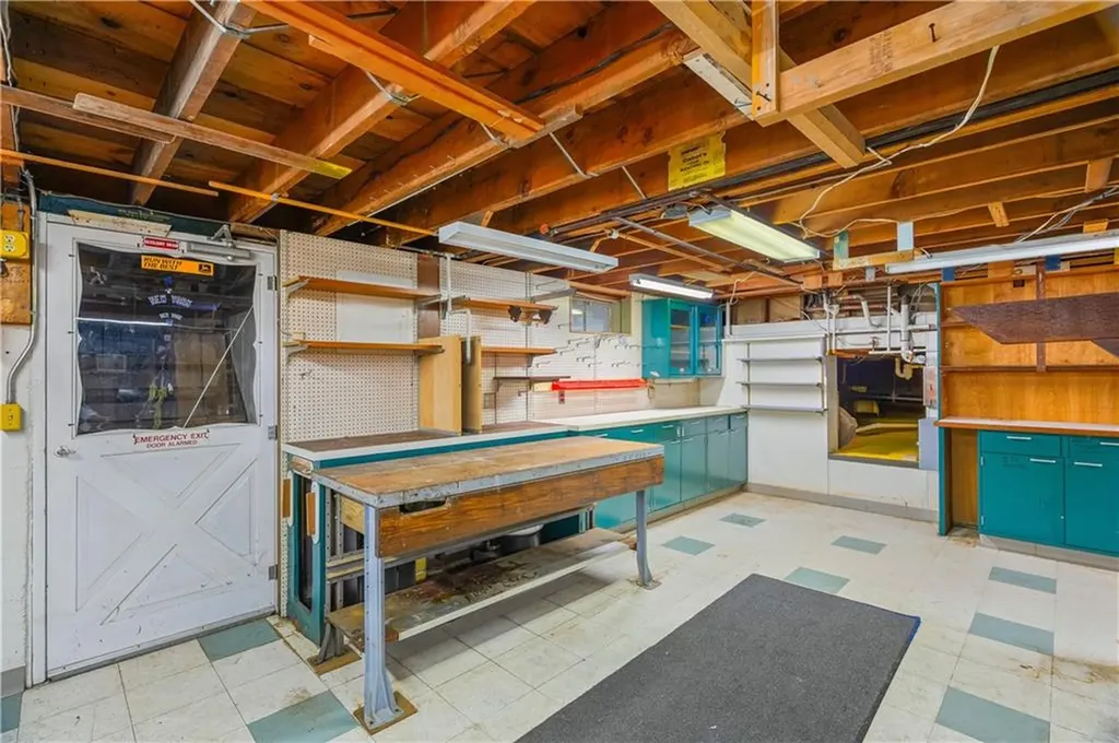 31 Harris Avenue Lincoln RI 02865
