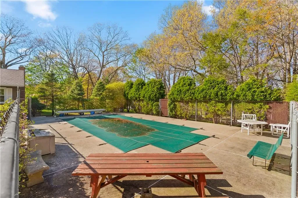 31 Harris Avenue Lincoln RI 02865