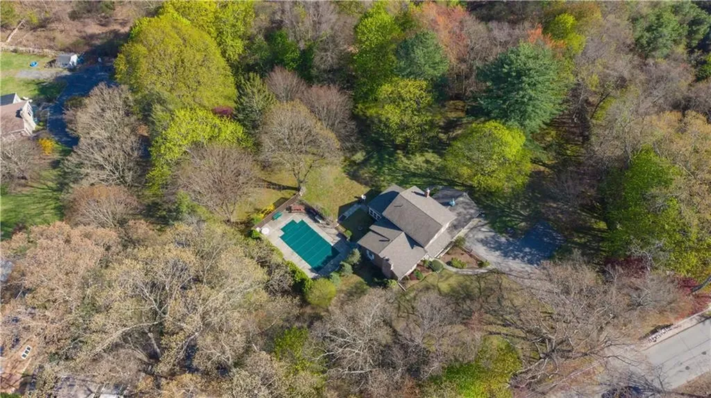 31 Harris Avenue Lincoln RI 02865