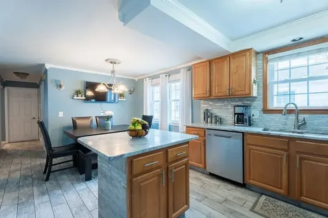 15 Homewood Avenue North Providence RI 02911