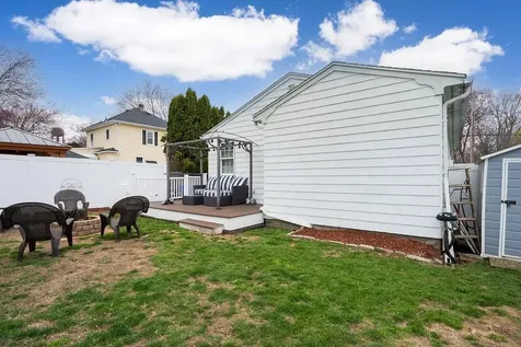 15 Homewood Avenue North Providence RI 02911