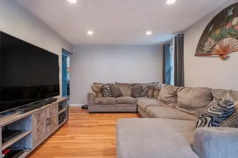 15 Homewood Avenue North Providence RI 02911