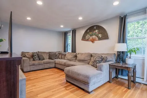 15 Homewood Avenue North Providence RI 02911
