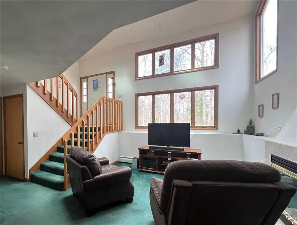 402 Weaver Hill Road West Greenwich RI 02817