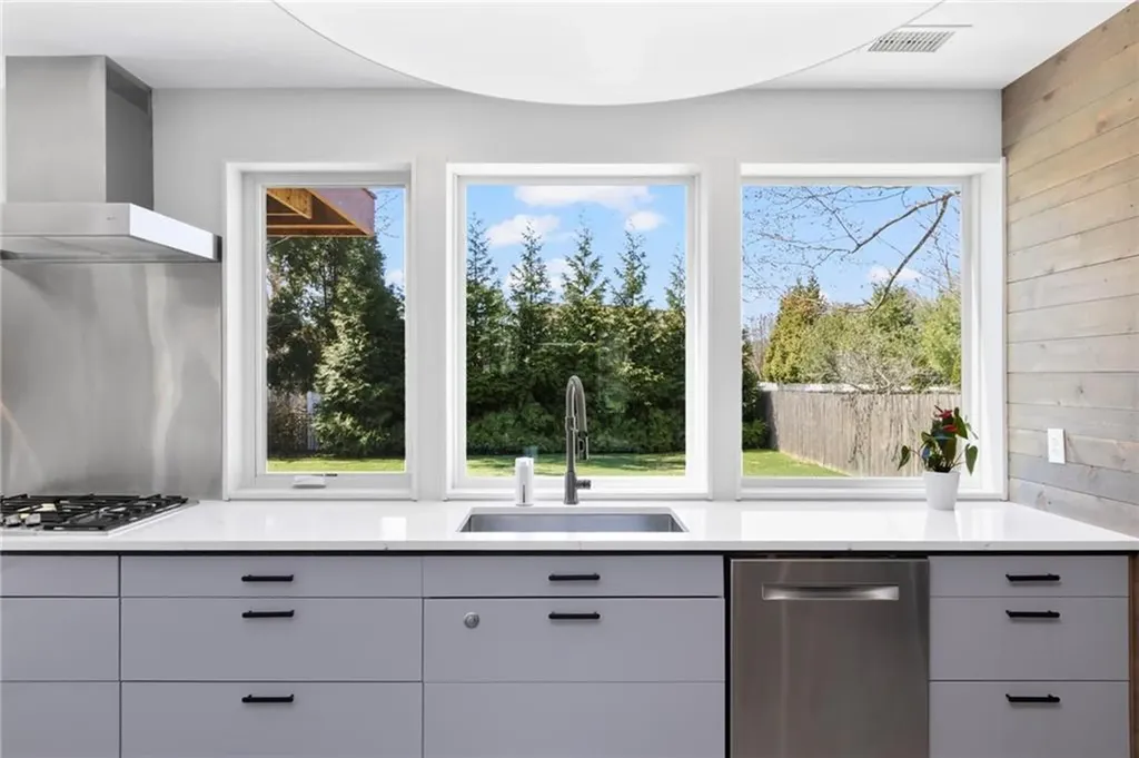 34 Boyce Avenue Barrington RI 02806