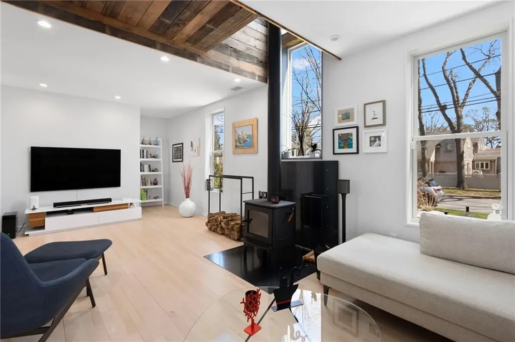 34 Boyce Avenue Barrington RI 02806