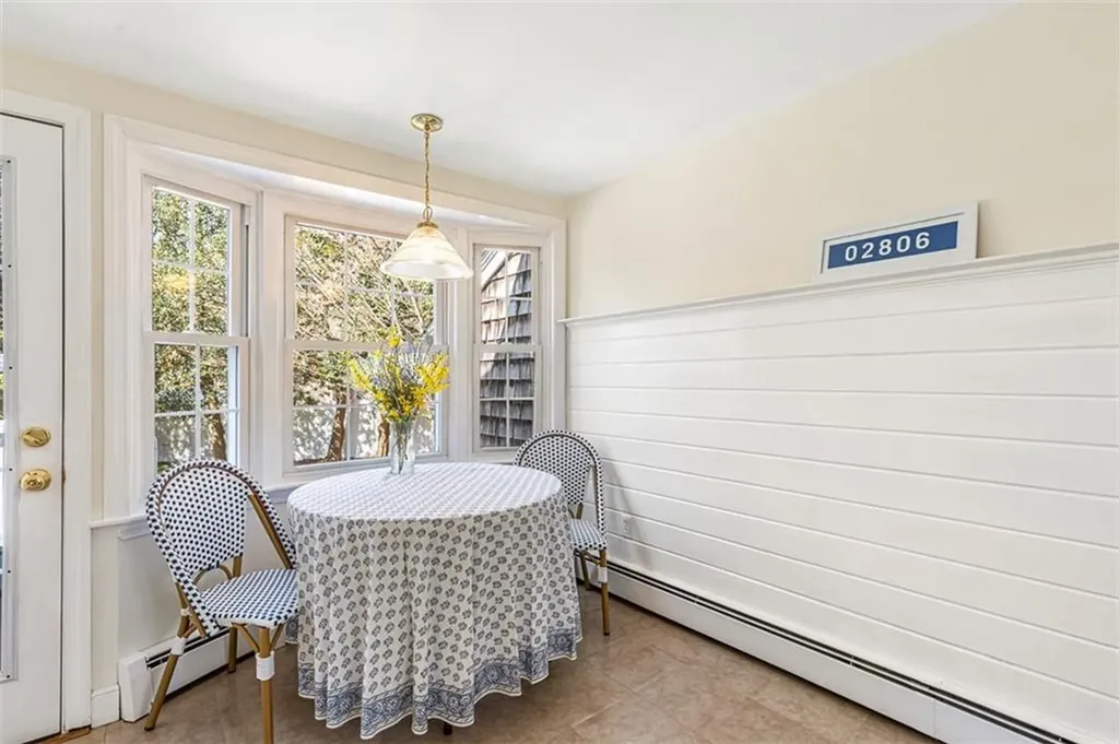 21 Old Chimney Road Barrington RI 02806