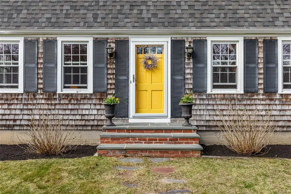 21 Old Chimney Road Barrington RI 02806