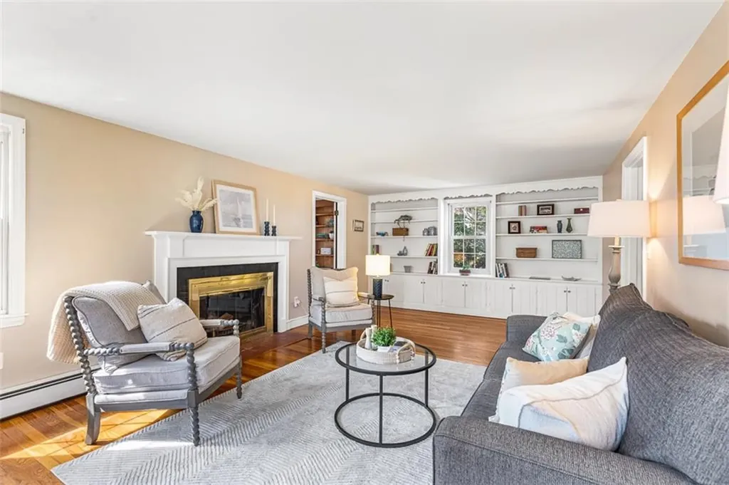 21 Old Chimney Road Barrington RI 02806