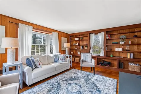 21 Old Chimney Road Barrington RI 02806