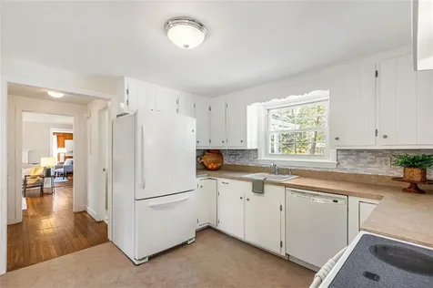 21 Old Chimney Road Barrington RI 02806