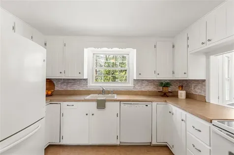 21 Old Chimney Road Barrington RI 02806
