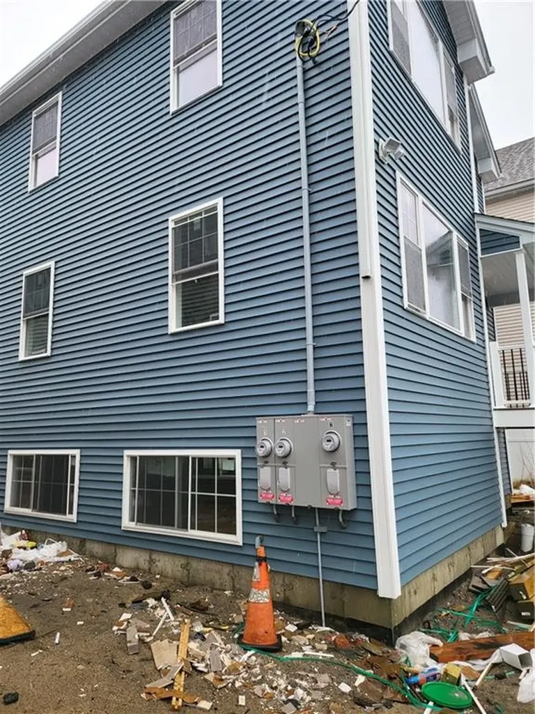 729 Potters Avenue Providence RI 02907