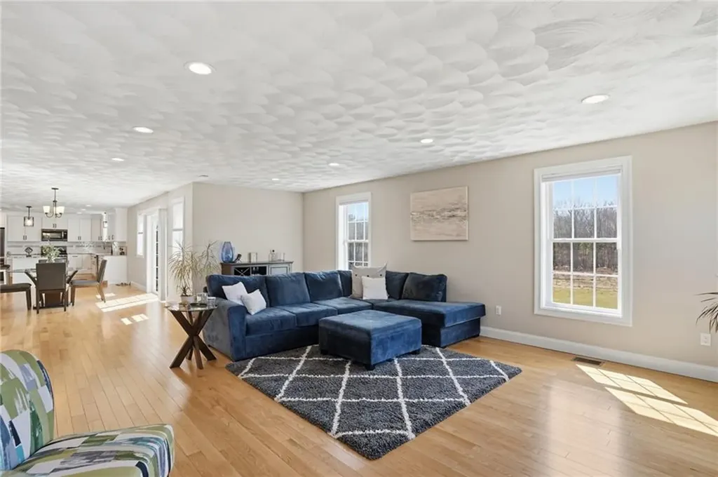 1268 Central Avenue Johnston RI 02919