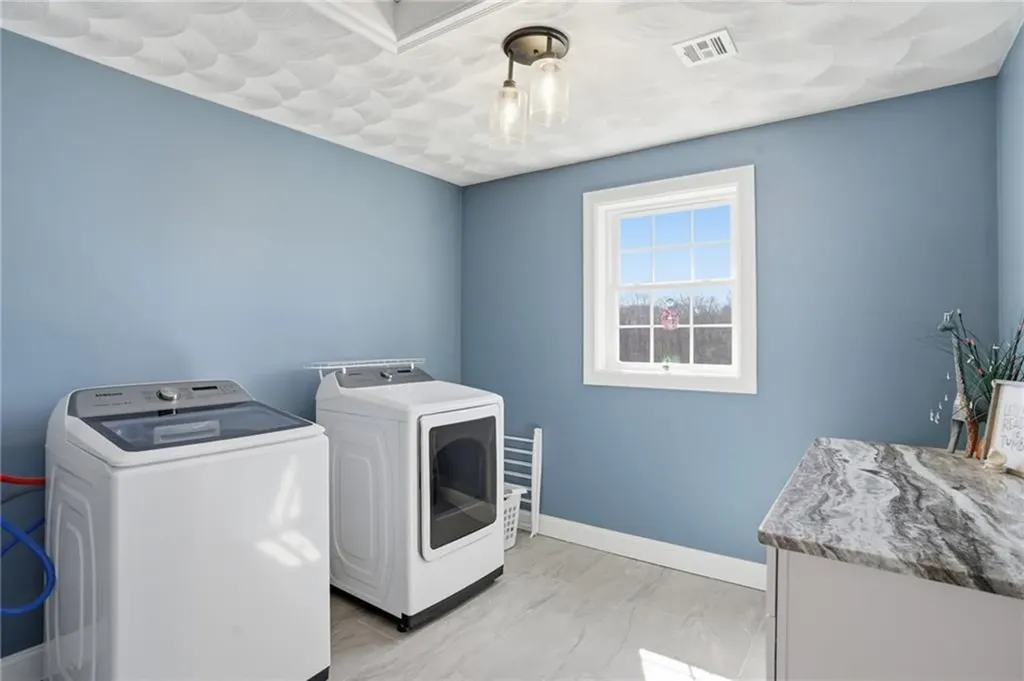 1268 Central Avenue Johnston RI 02919