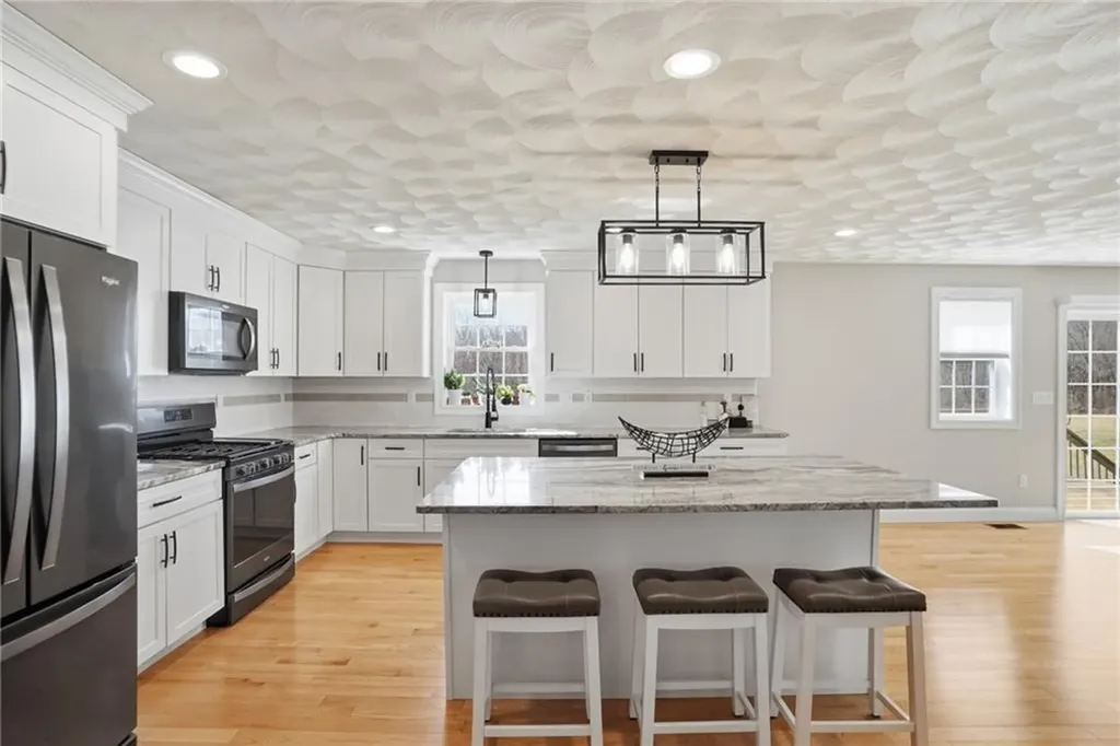 1268 Central Avenue Johnston RI 02919
