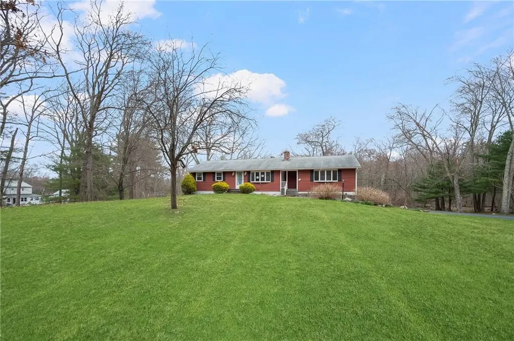 42 Ledge Road Coventry RI 02816