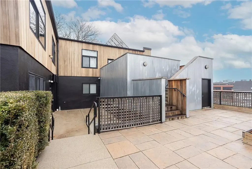 28 Wolcott Street Providence RI 02908