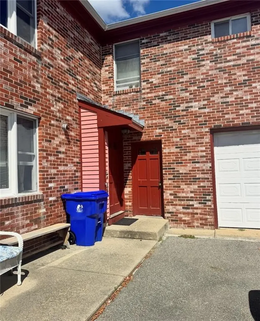 272 R Child Street Warren RI 02885