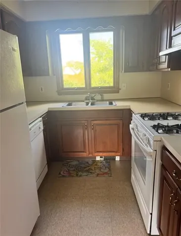 272 R Child Street Warren RI 02885