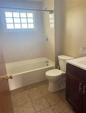 272 R Child Street Warren RI 02885