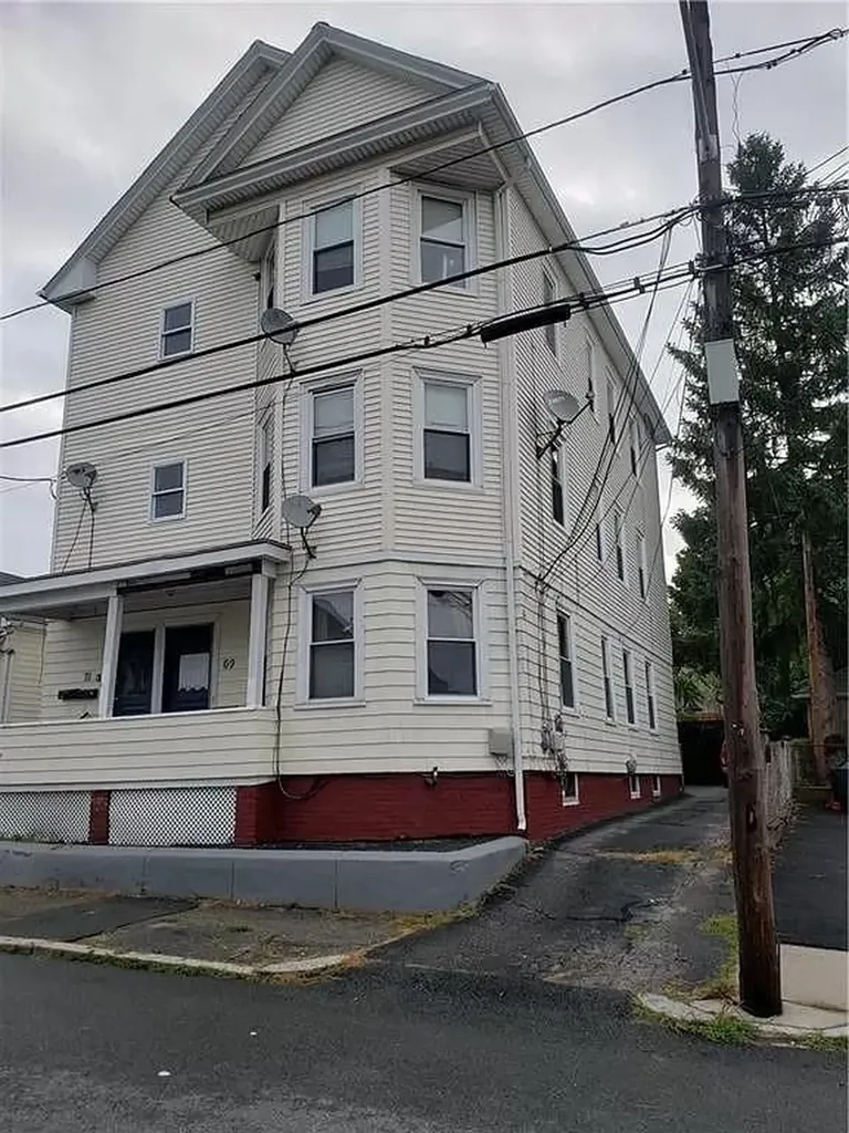 69 Erastus Street Providence RI 02908