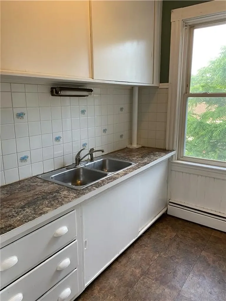 69 Erastus Street Providence RI 02908