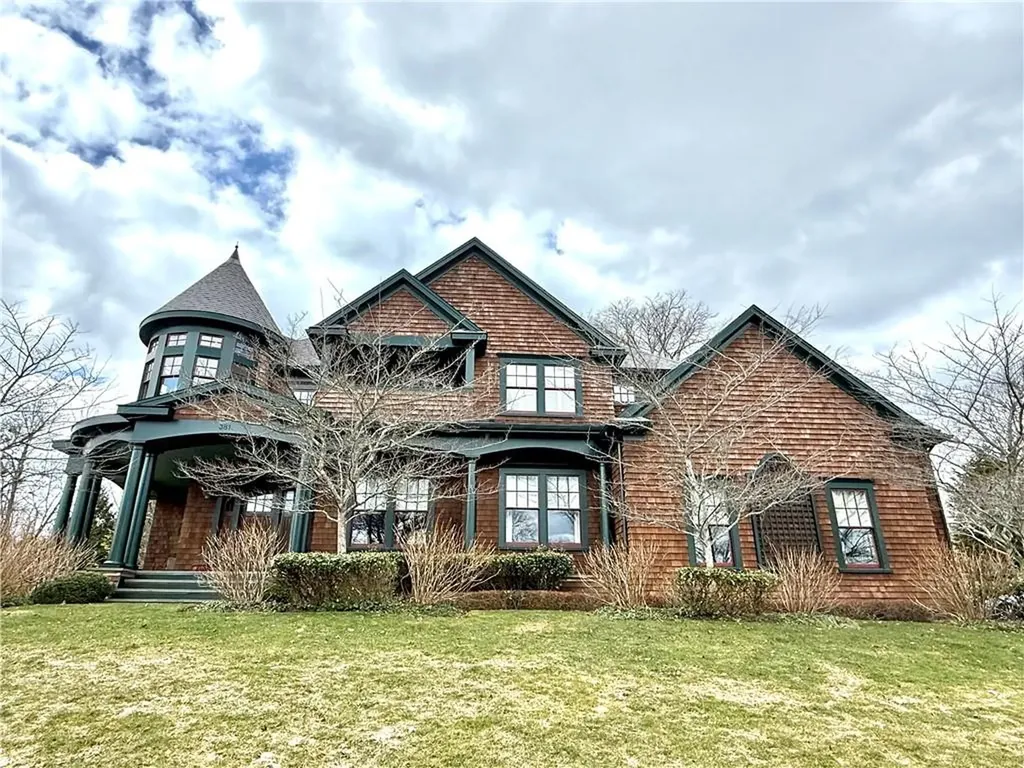 381 Gibbs Avenue Newport RI 02840