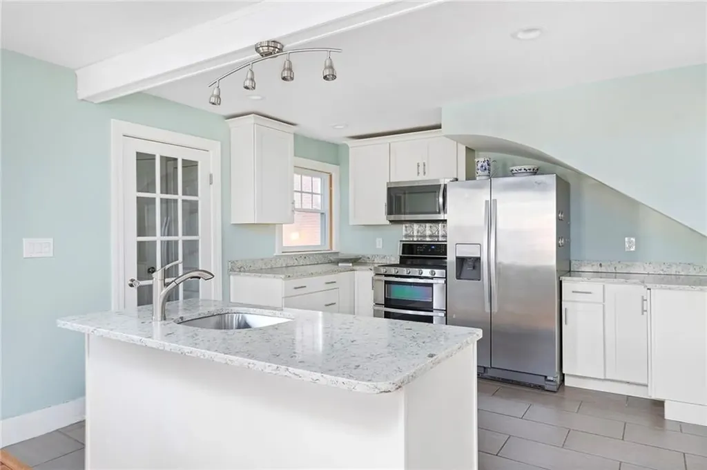 15 Cole Avenue Providence RI 02906