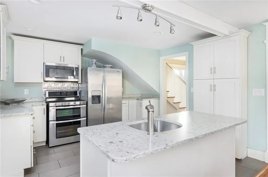 15 Cole Avenue Providence RI 02906