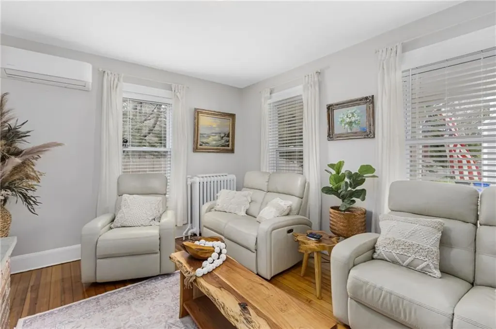 5 Conrad Court Newport RI 02840