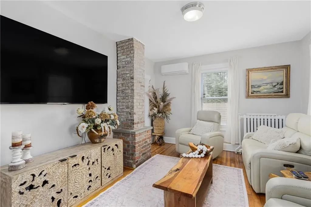 5 Conrad Court Newport RI 02840
