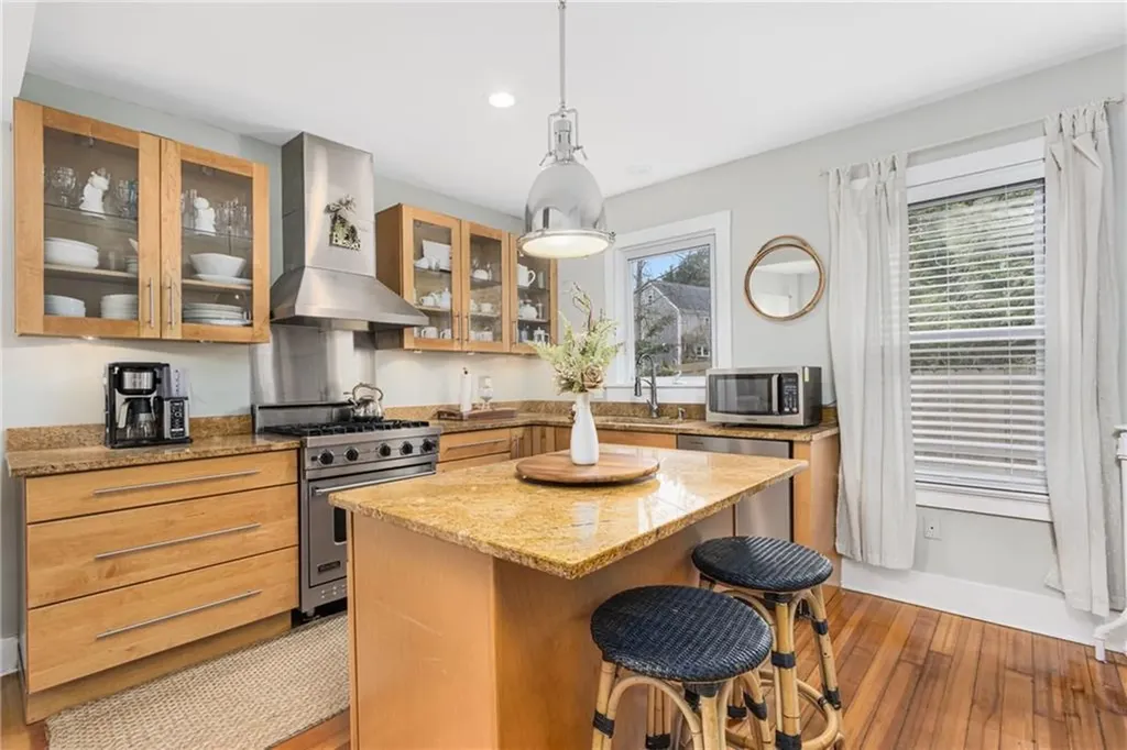 5 Conrad Court Newport RI 02840