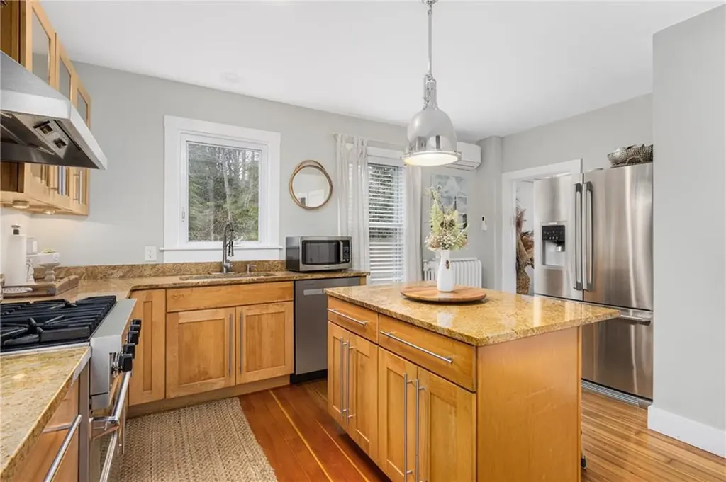 5 Conrad Court Newport RI 02840