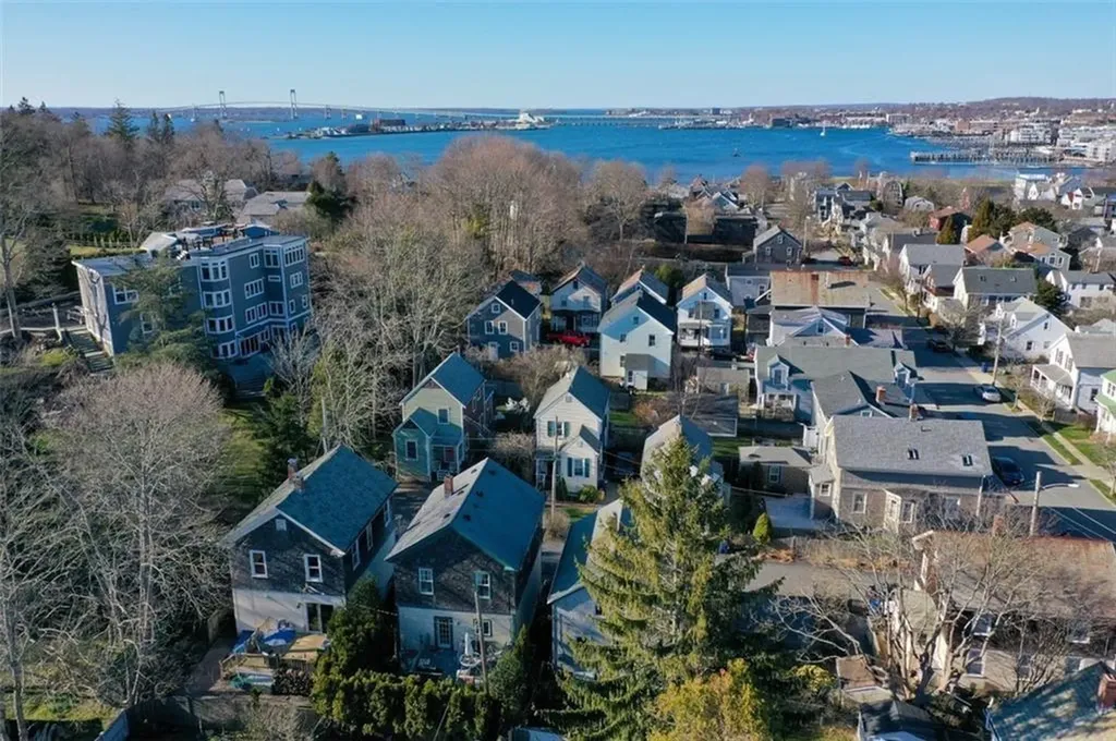 5 Conrad Court Newport RI 02840